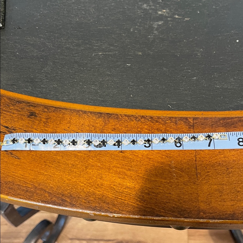 Elegant Black and Gold Bracelet - Picture 5 of 6